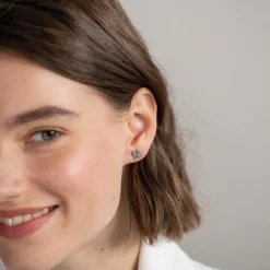 Earring N