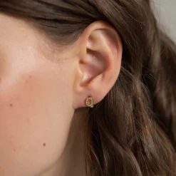 Earring Q