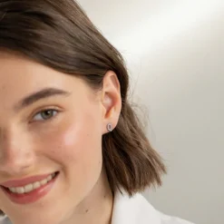 Earring Q