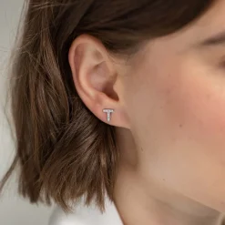 Earring T