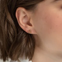 Earring U