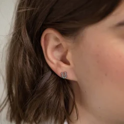 Earring U