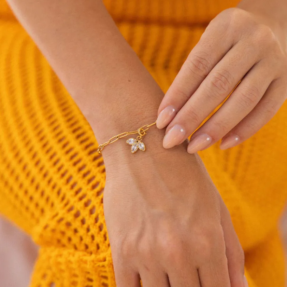 Mahina Club Lotus Charm