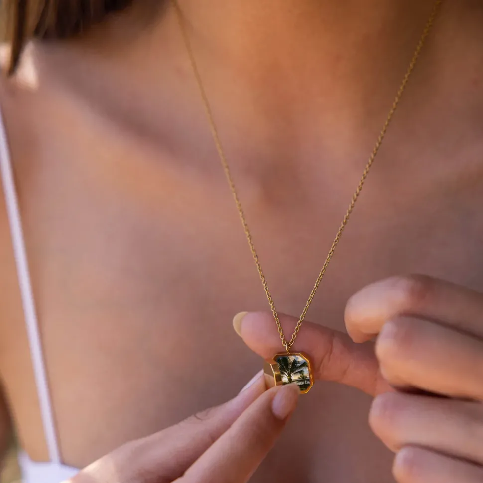 Necklace Elegance Medallion