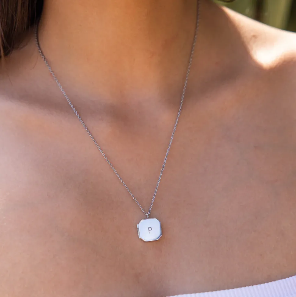 Necklace Elegance Medallion